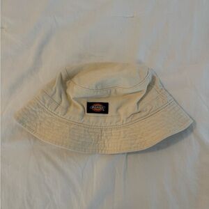 Dickies Crème Bucket Hat